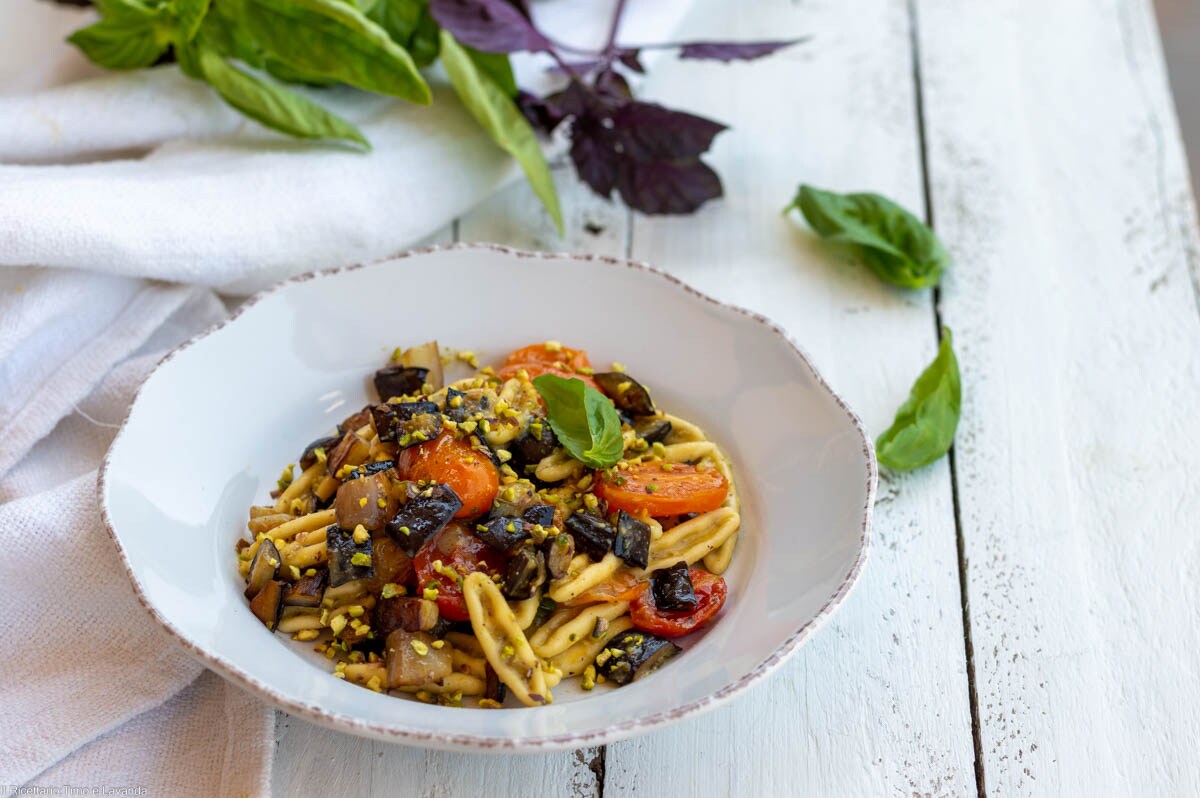 Pasta with Eggplants and Pistachio Pesto