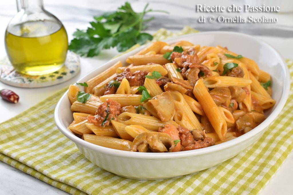 Recipe pasta with sausage and porcini mushroom ragù