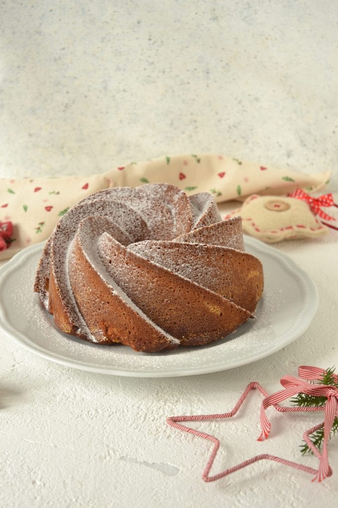 pear-and-saffron-bundt-cake