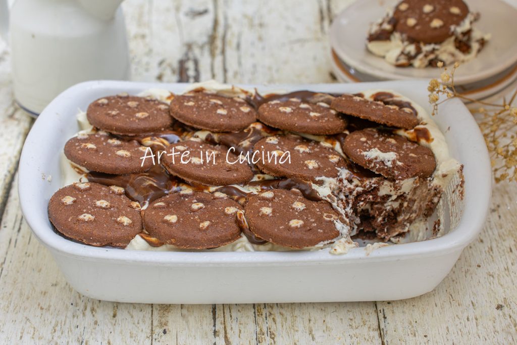 PENGUIN TIRAMISÙ with coffee and chocolate, semifreddo with biscuits