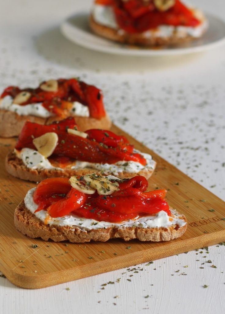 Crostini with Yogurt Cream and Bell Pepper