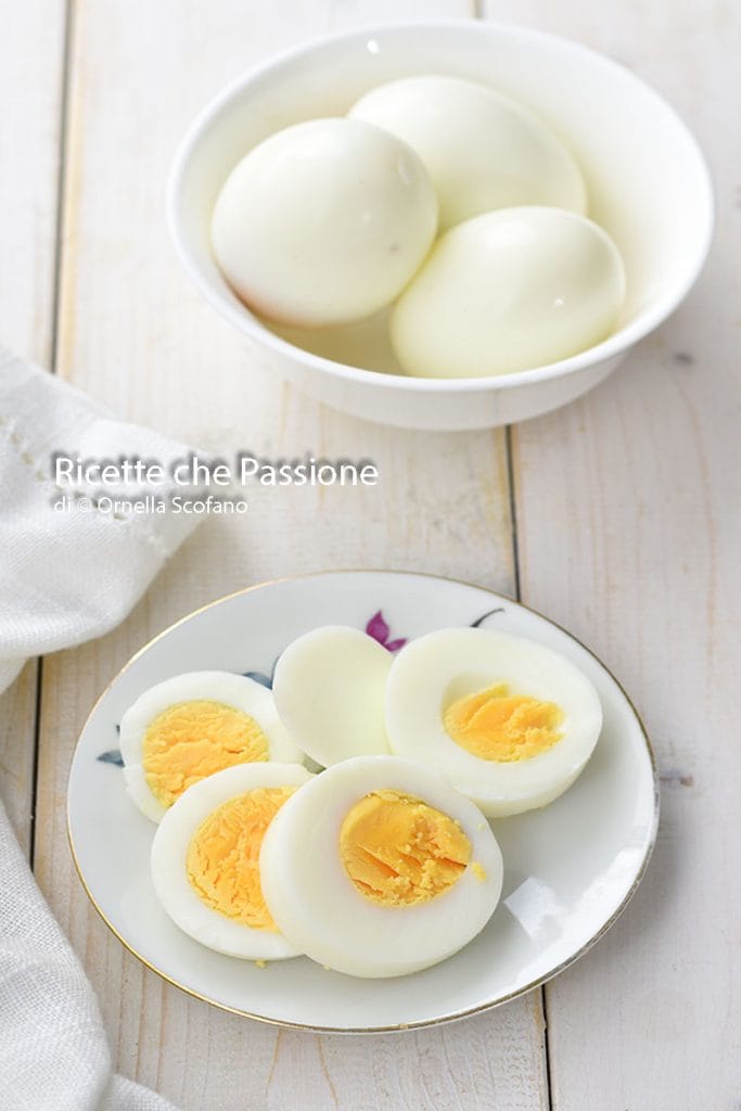 hard-boiled eggs, soft-boiled eggs, and medium-boiled eggs