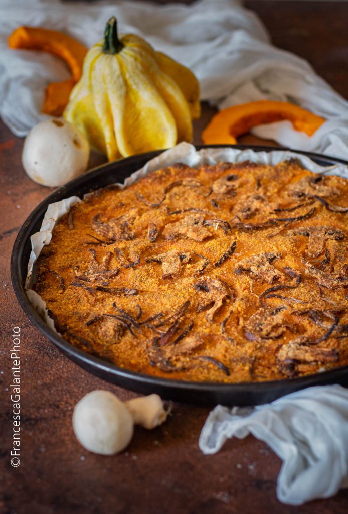 Crunchy Raw Pumpkin Flatbread with Mushrooms and Onion