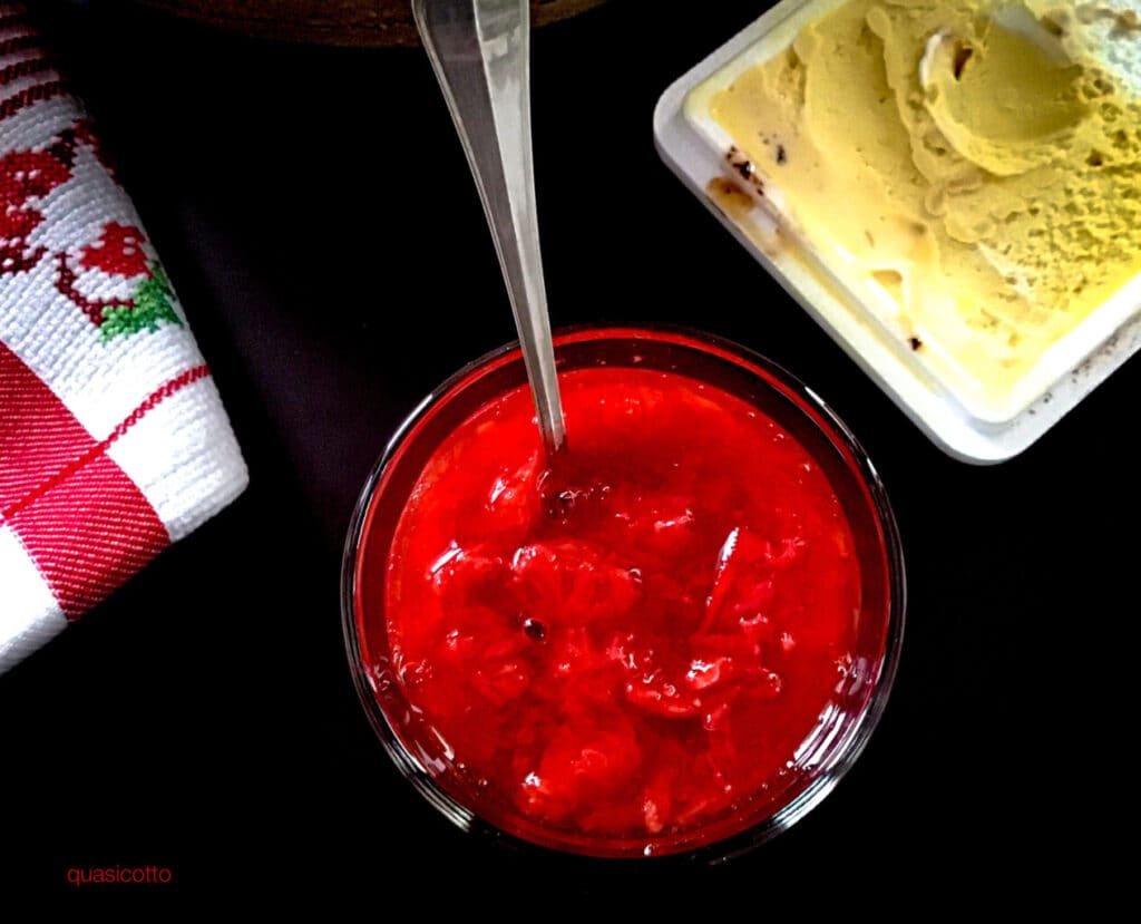 Strawberries for Ice Cream Ready in 2 Minutes