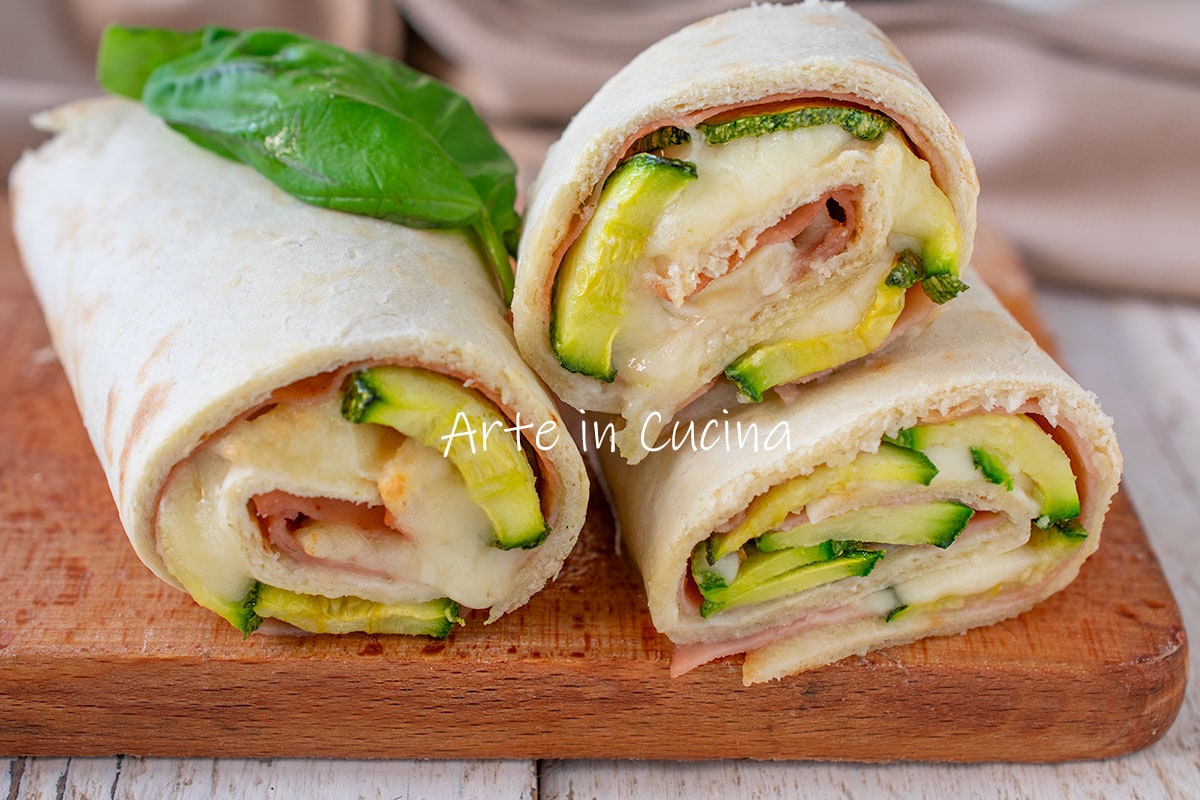 PIADINA CANNOLI with zucchini and mortadella