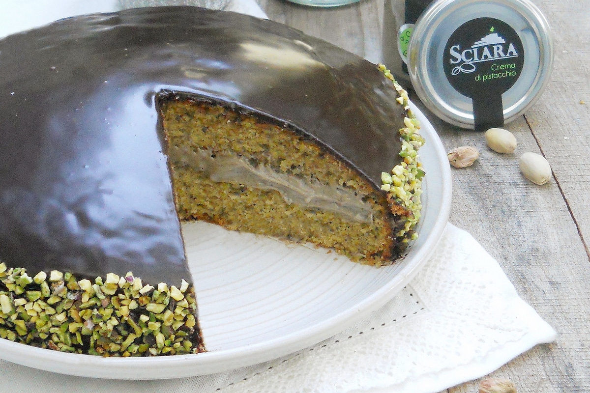 Pistachio and Chocolate Cake