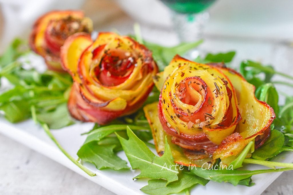 POTATO AND BACON ROSES BAKED APPETIZER