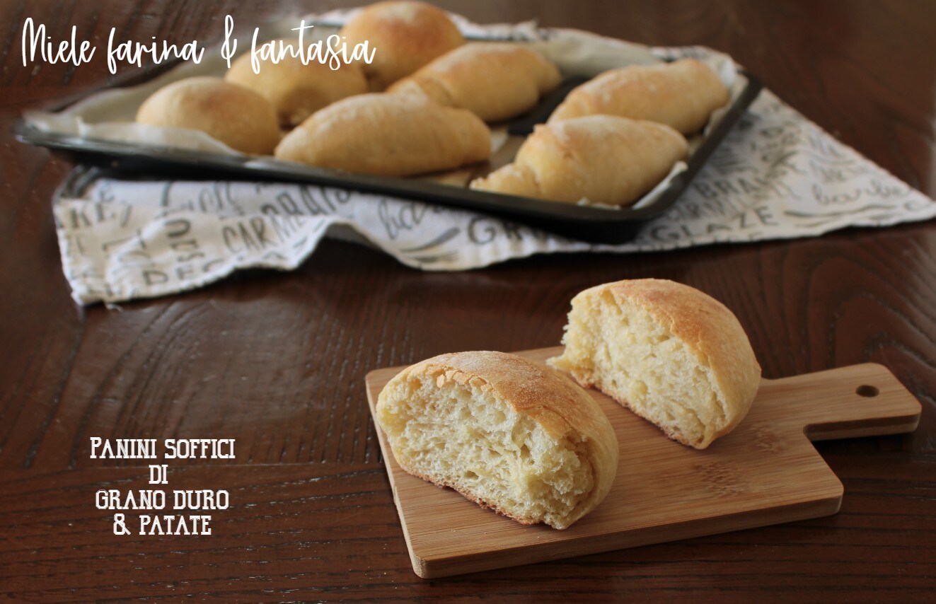 Soft Rolls with Potatoes and Semolina