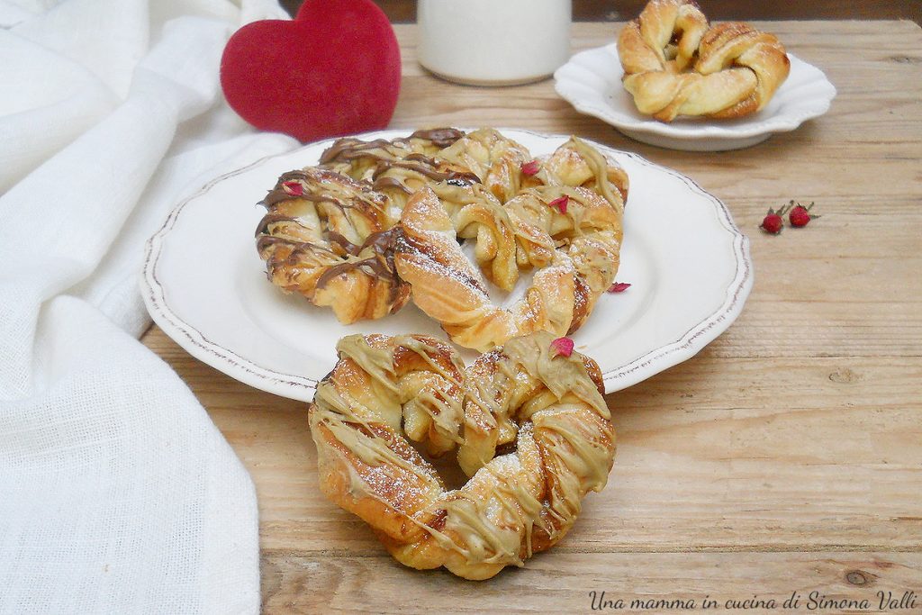 puff pastry twisted hearts with pistachio horiz