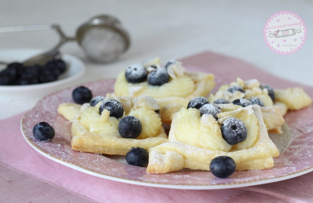 puff pastry with cream and blueberries