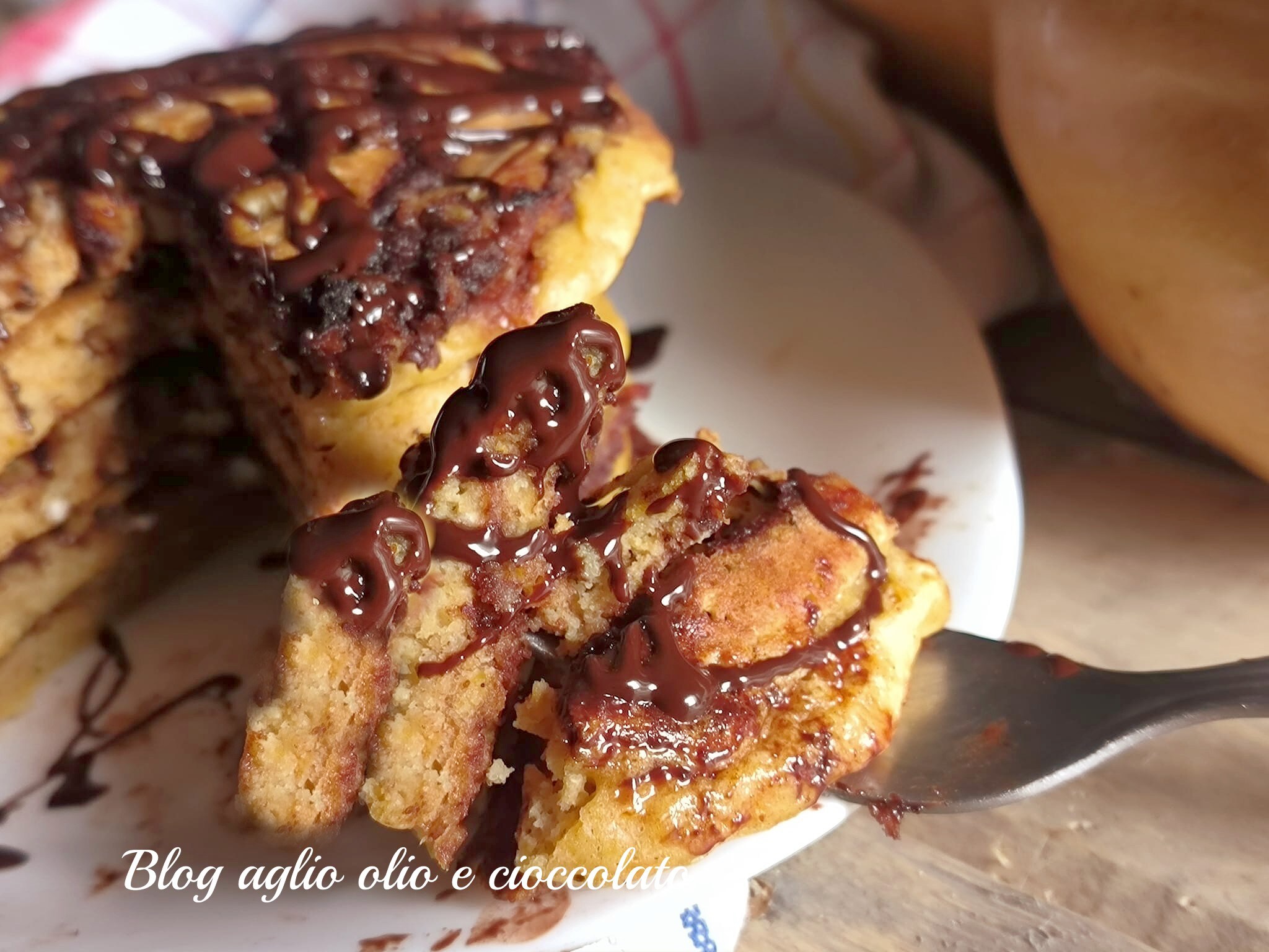 PUMPKIN AND CINNAMON PANCAKES – the cinnamon roll pancakes