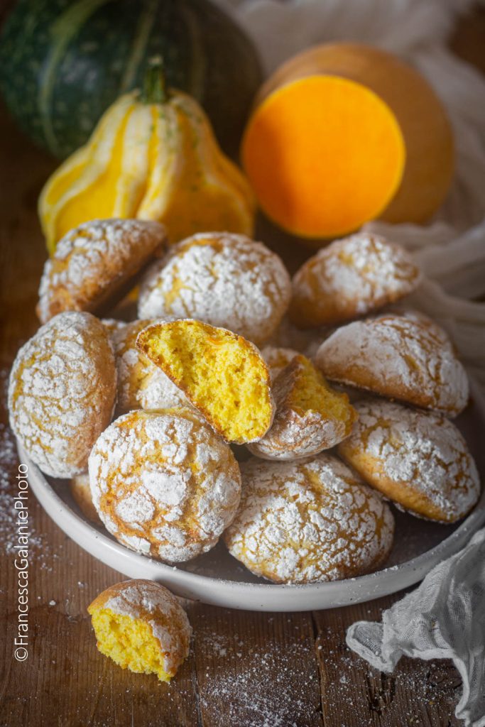 Soft Cracked Pumpkin Cookies