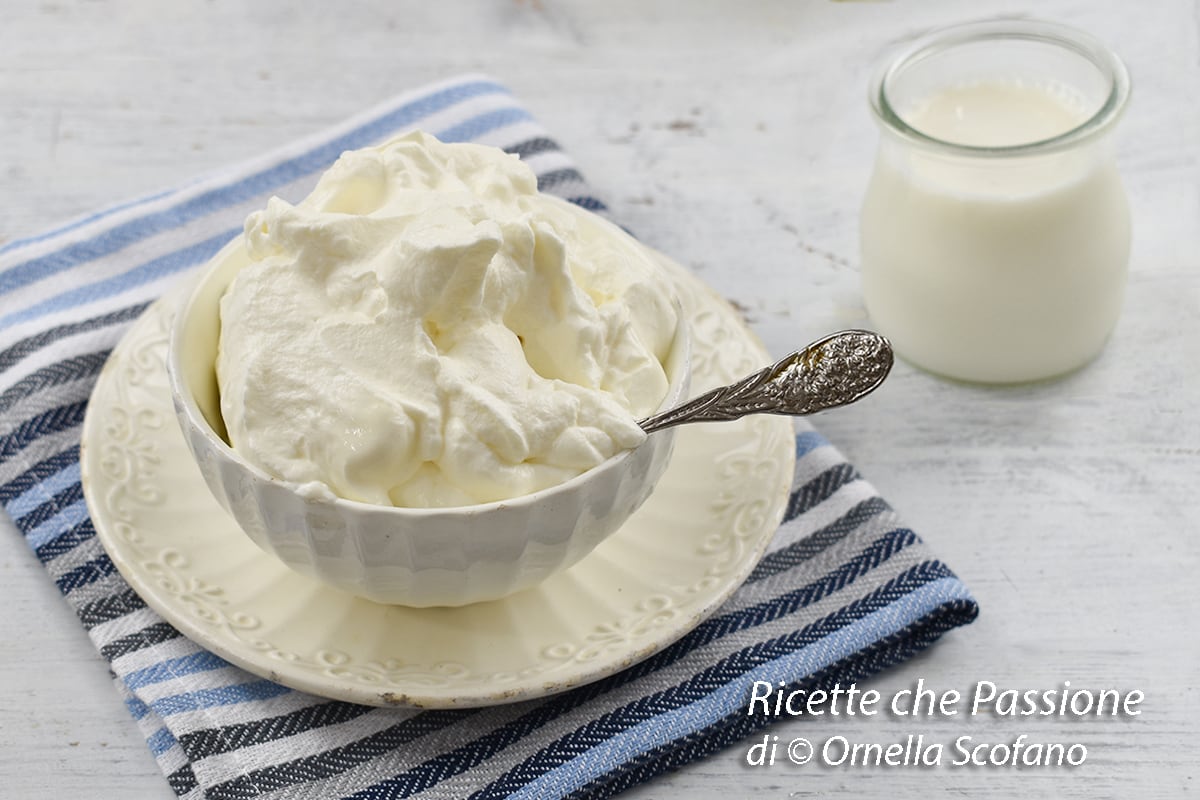 Quick Greek Yogurt Cream without Eggs
