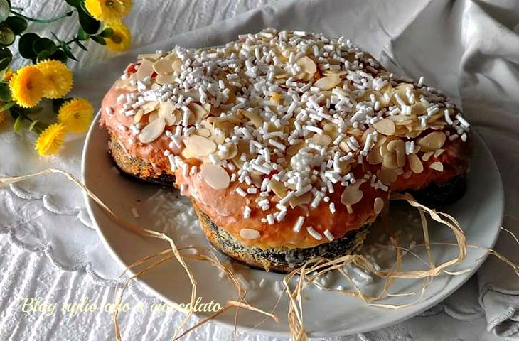 QUICK SOFT AND CREAMY LEMON EASTER COLOMBA CAKE A MIX OF FLAVORS THAT WILL CONQUER EVERYONE AND YOU’LL MAKE A GREAT IMPRESSION