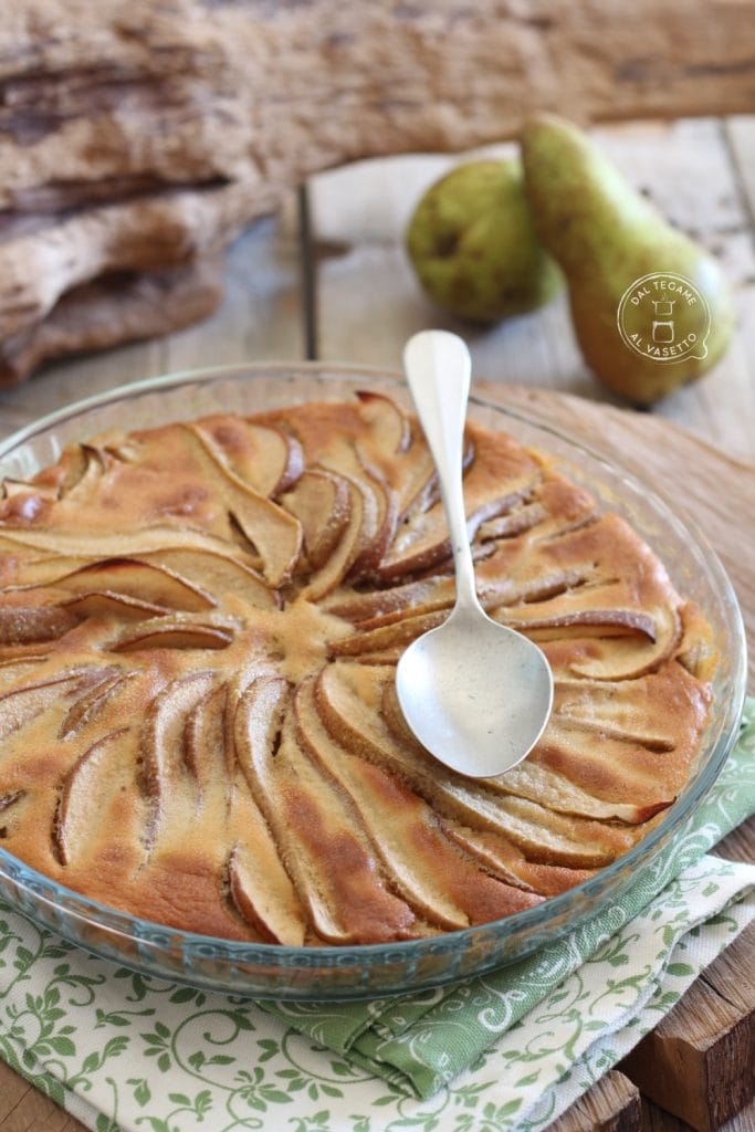 how to make the cake with pear slices with the blender
