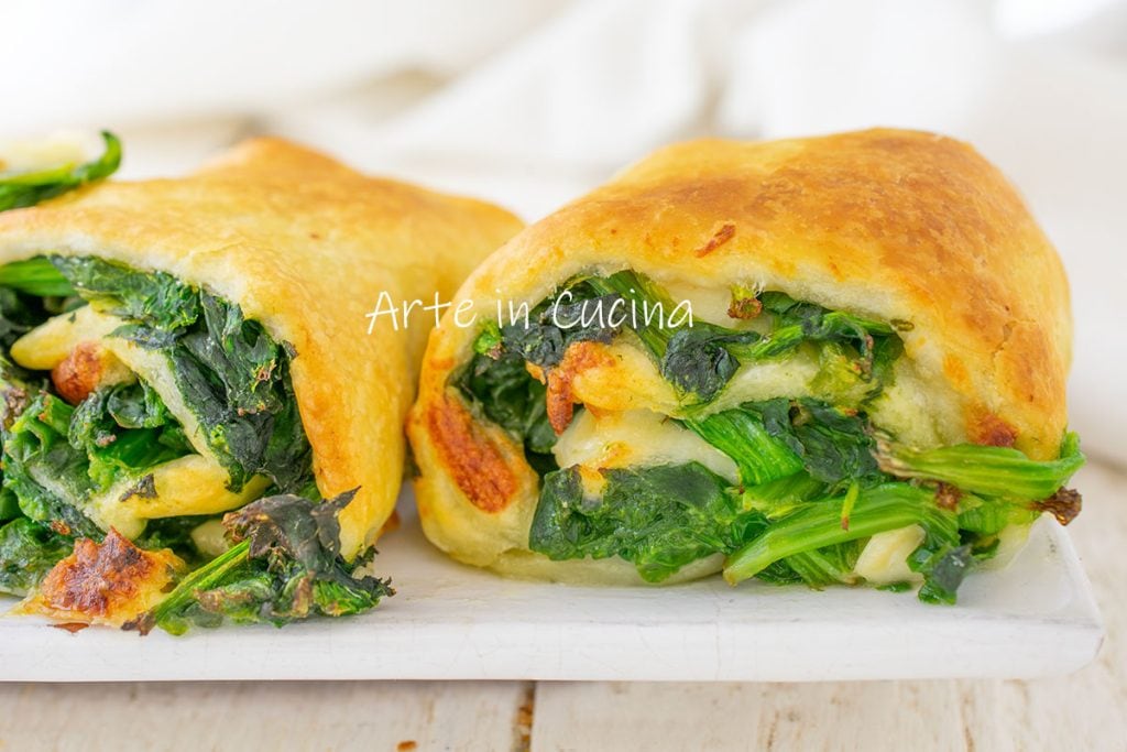 Quick Puff Pastry Rolls with Spinach and Provola