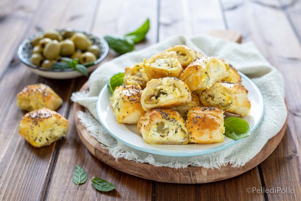 quick puff pastries with feta and olives