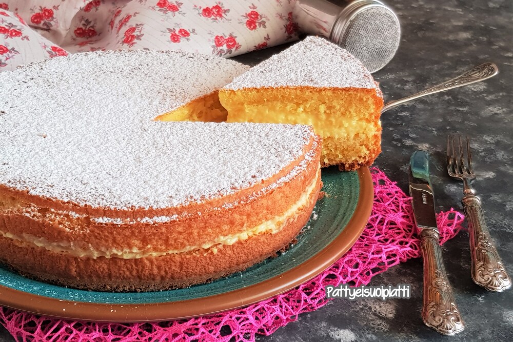 sponge cake with custard