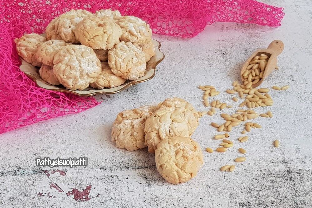 ligurian pine nut pastries
