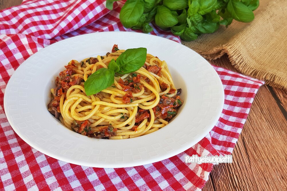 spaghetti with olives, sun-dried tomatoes, and capers