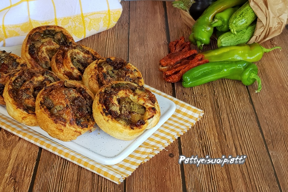 puff pastry rolls with vegetables