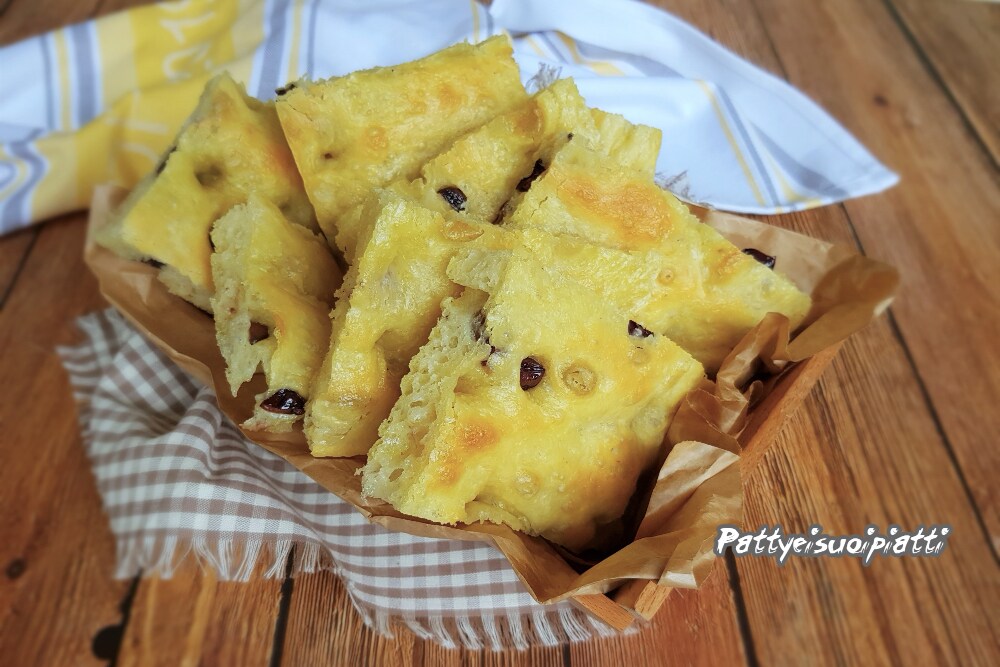 focaccia with Taggiasche olives