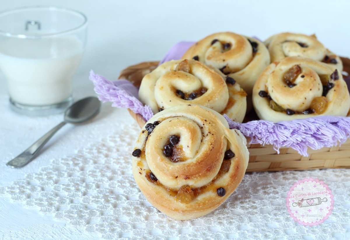 SUPER SOFT AND DELICIOUS RAISIN AND CHOCOLATE SWIRLS