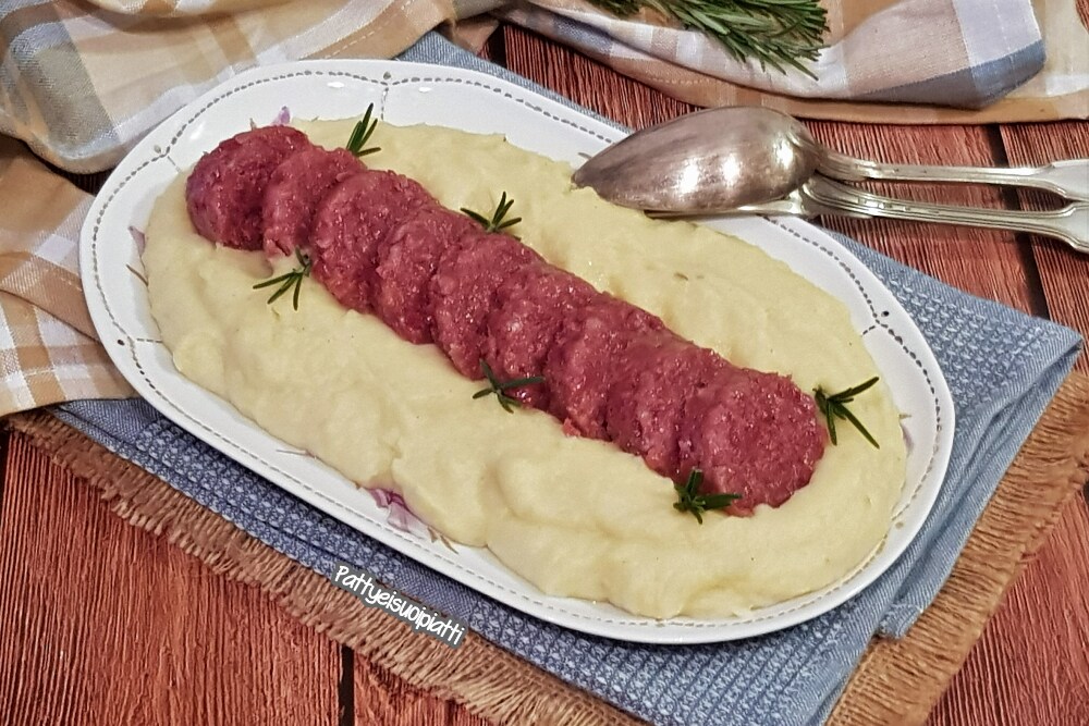 fresh cotechino with mashed potatoes