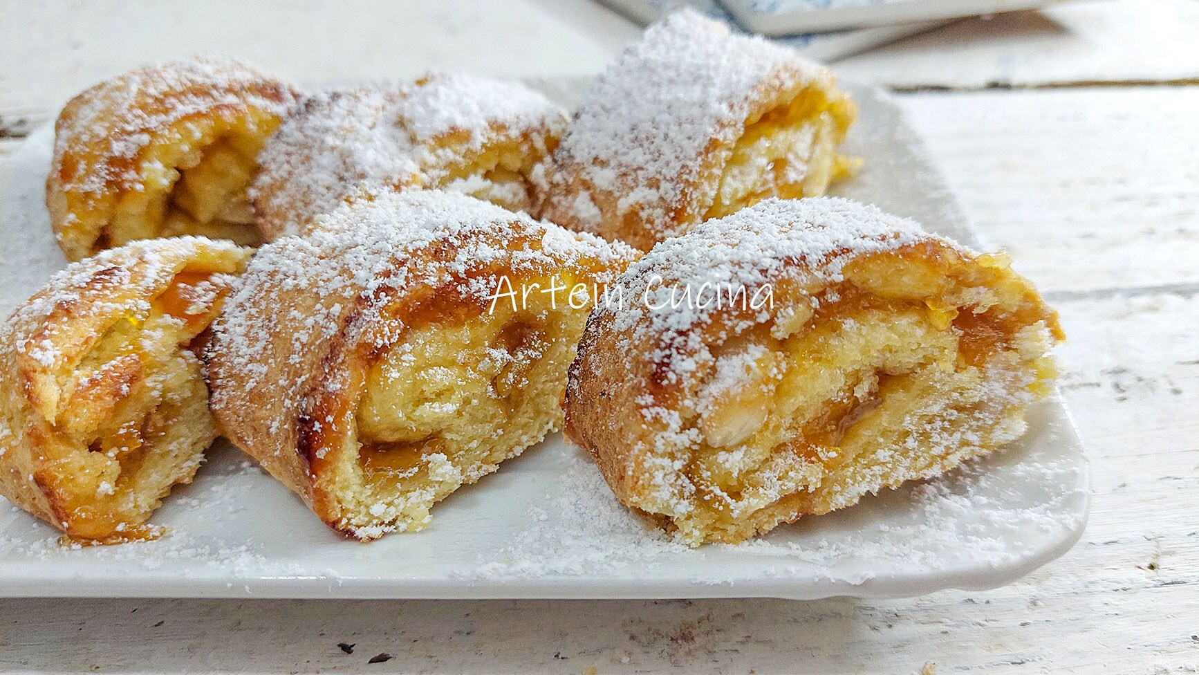 ROLLED COOKIES with JAM and almonds