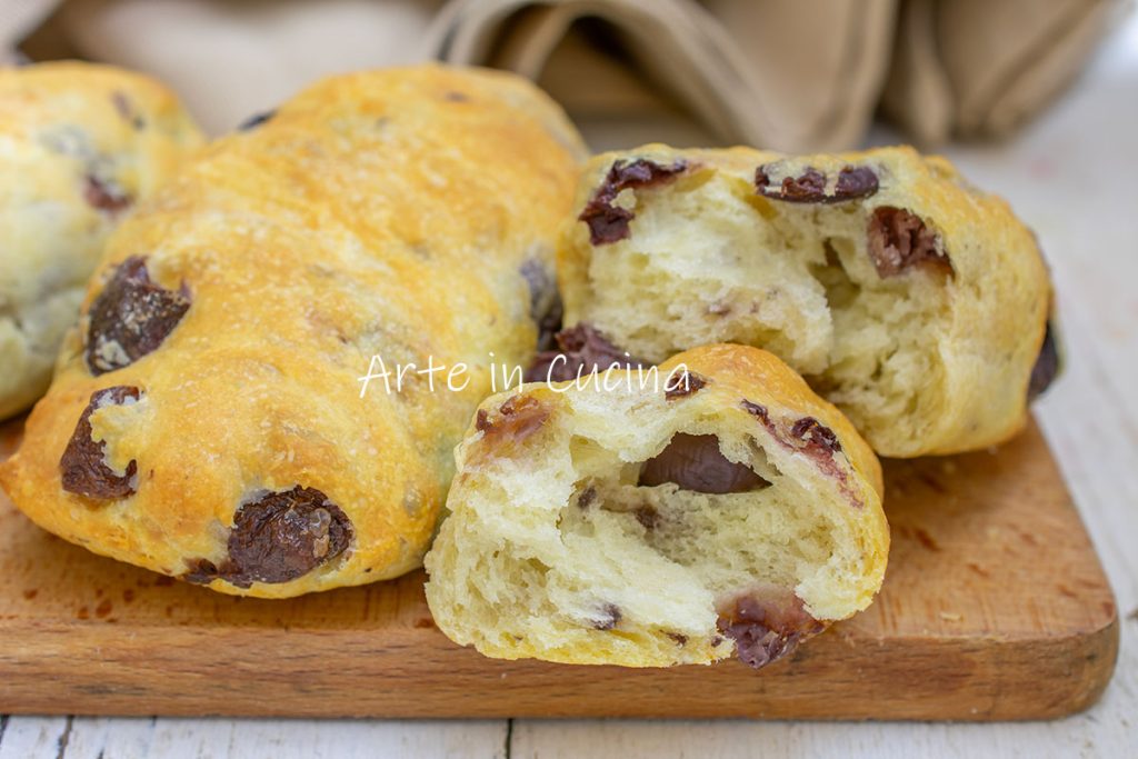 Rustic Sardinian olive rolls