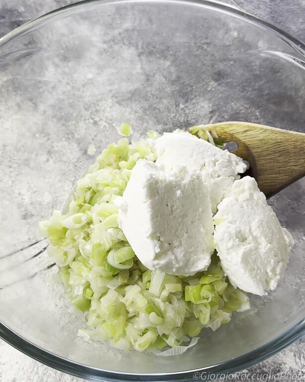 savory pie with ricotta and spring onion