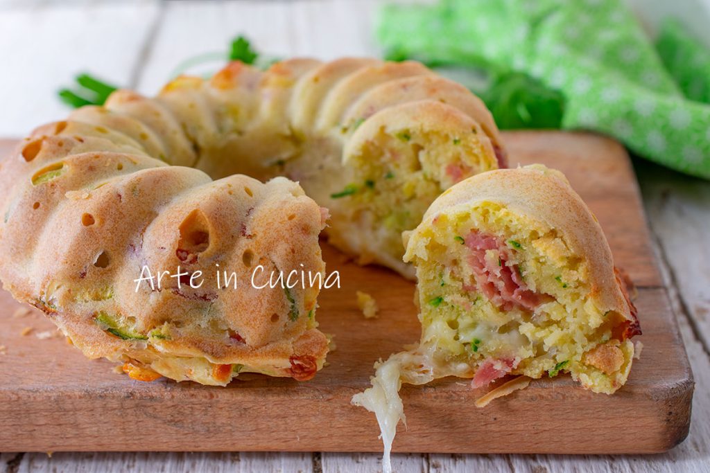 Savory ring with ham and zucchini