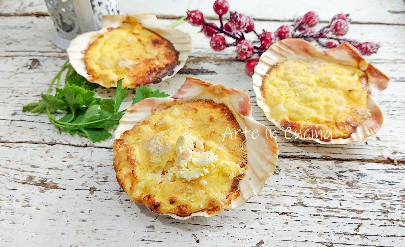 SCALLOP SHELLS with SALMON and ricotta