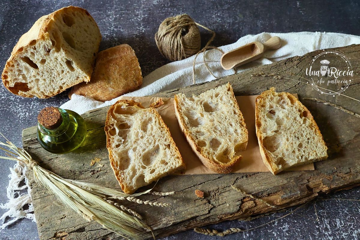 Semi-wholemeal bread with biga and yeast. Better than bakery bread.