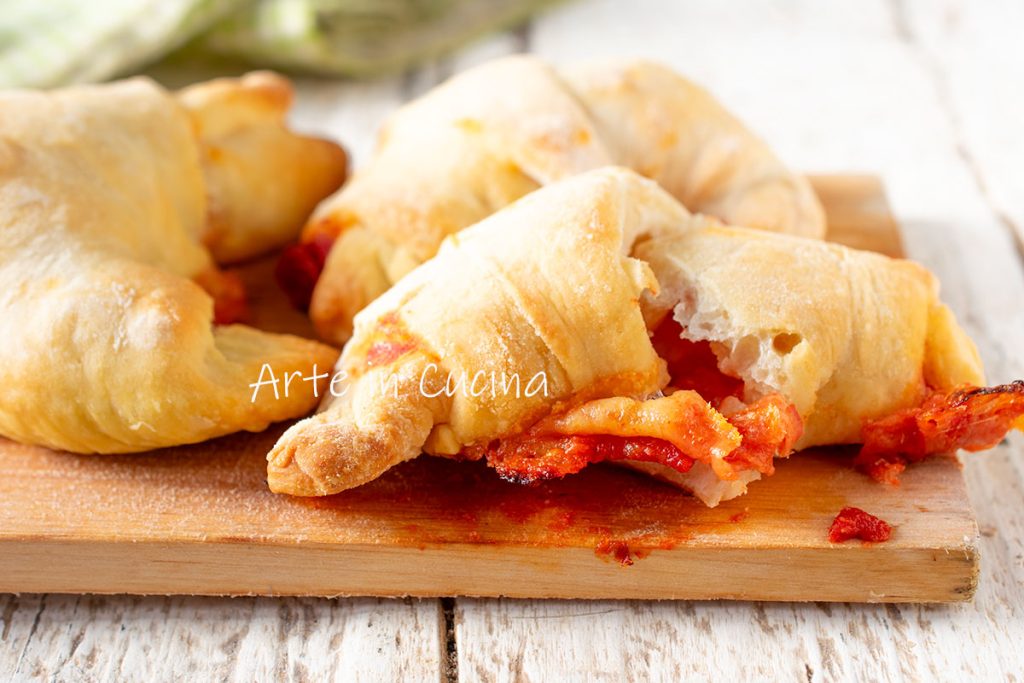 SOFT PIZZA CROISSANTS