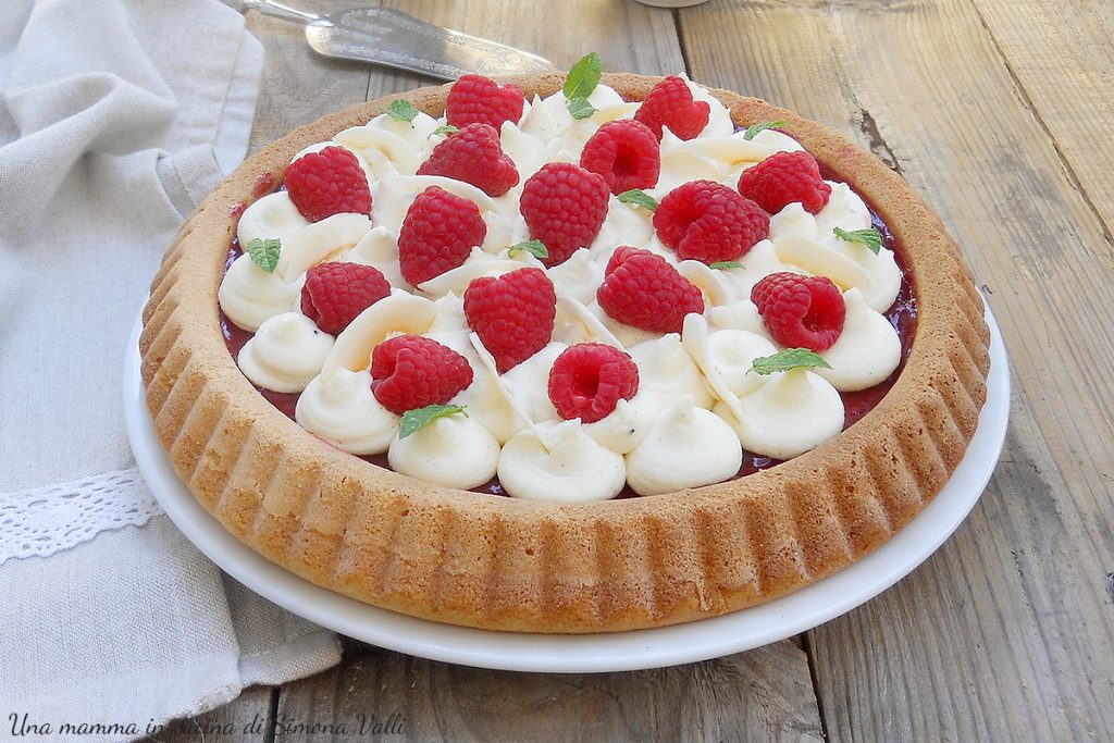 soft tart with coconut and raspberries oriz