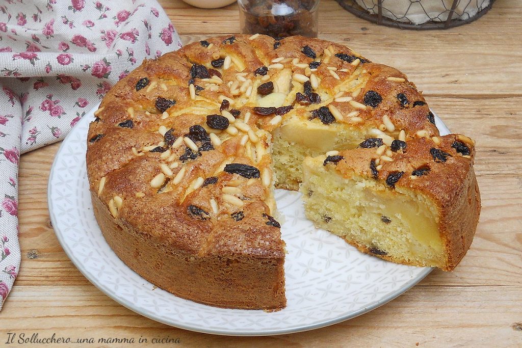 horizontal apple strudel cake