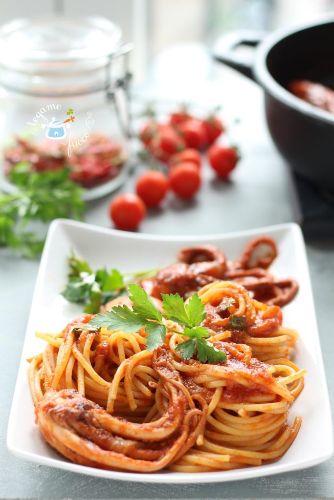 spaghetti with spicy small octopus