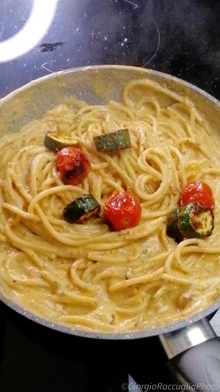 spaghetti with zucchini and cherry tomato pesto