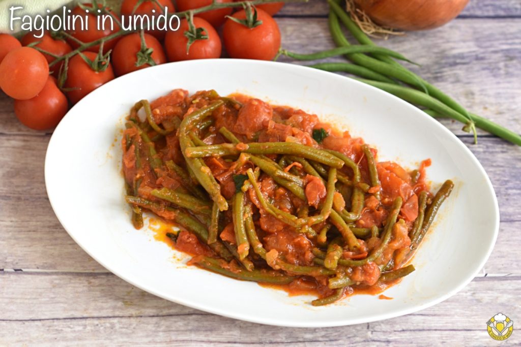 stewed green beans with tomato without boiling tasty recipe with green beans in pan with fresh tomato il chicco di mais