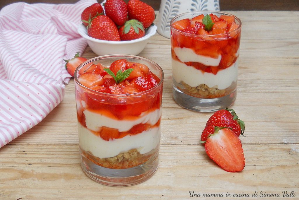 strawberry cheesecake in a glass horiz