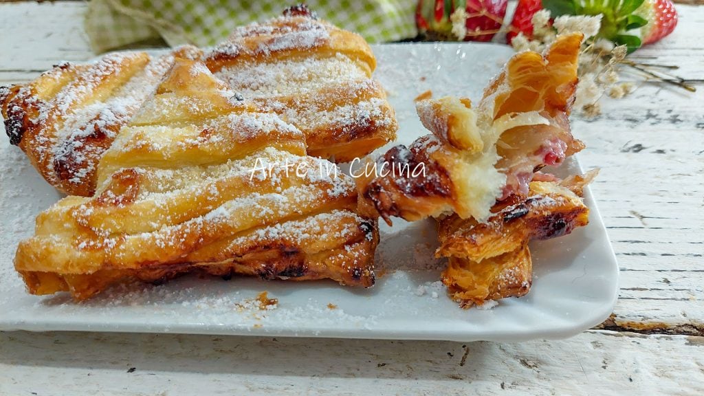 STRAWBERRY and MASCARPONE PUFF PASTRY SHELLS