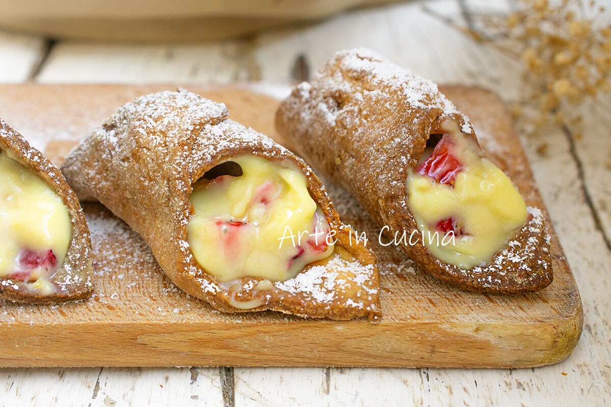 STRAWBERRY PASTRY SHELL CANNOLI with Cream