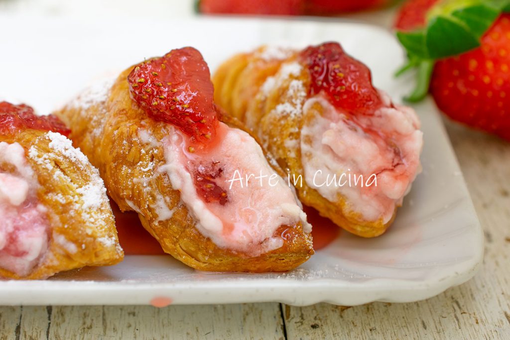 STRAWBERRY PUFF PASTRY CANNOLI