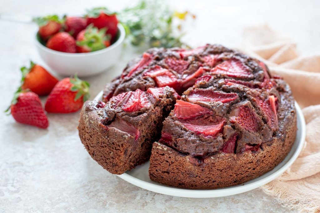 strawberry and chocolate cake