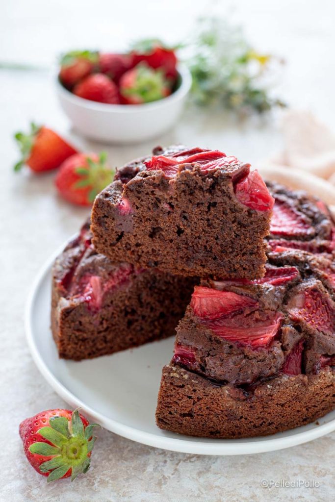 strawberry and cocoa cake