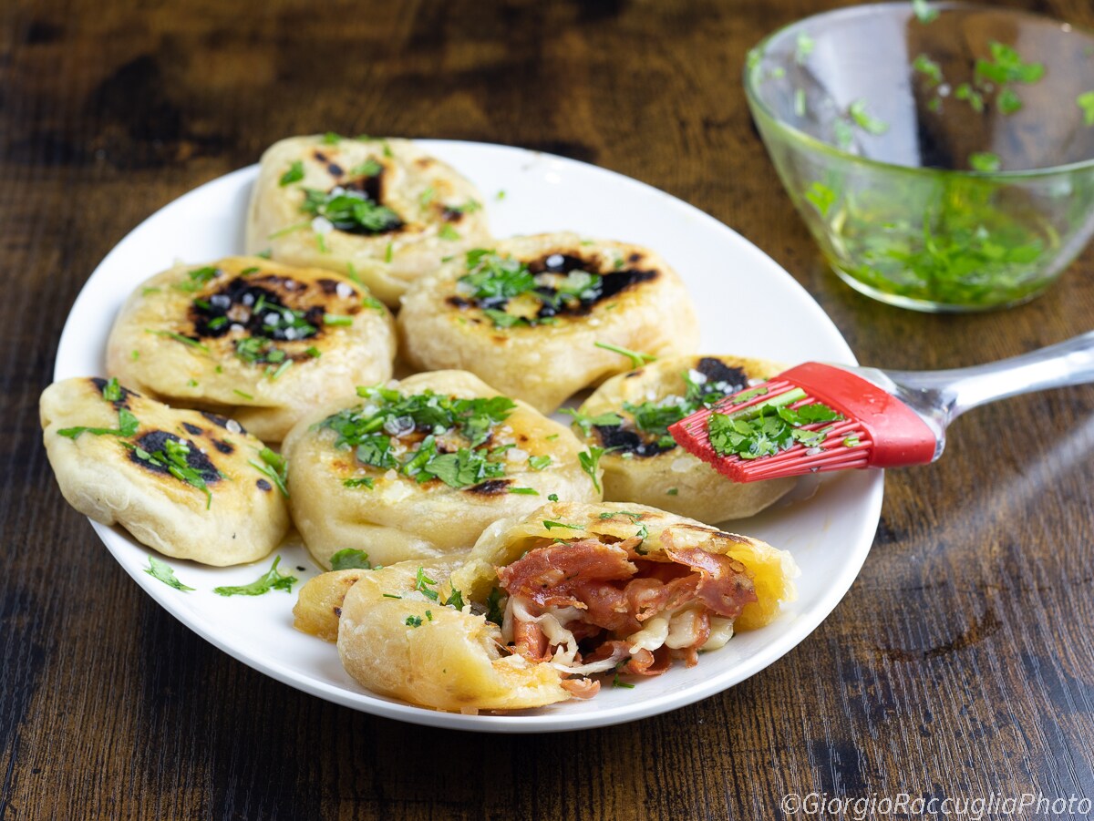 Recipe for Stuffed and Melty Flatbreads Without Yeast