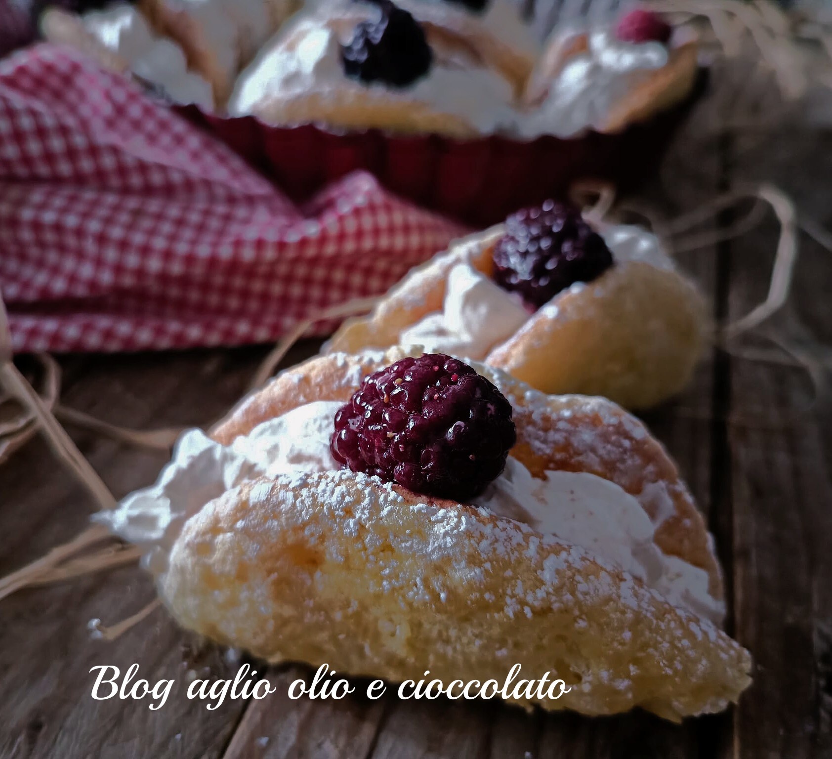 TACOS WITH CREAM AND RASPBERRIES