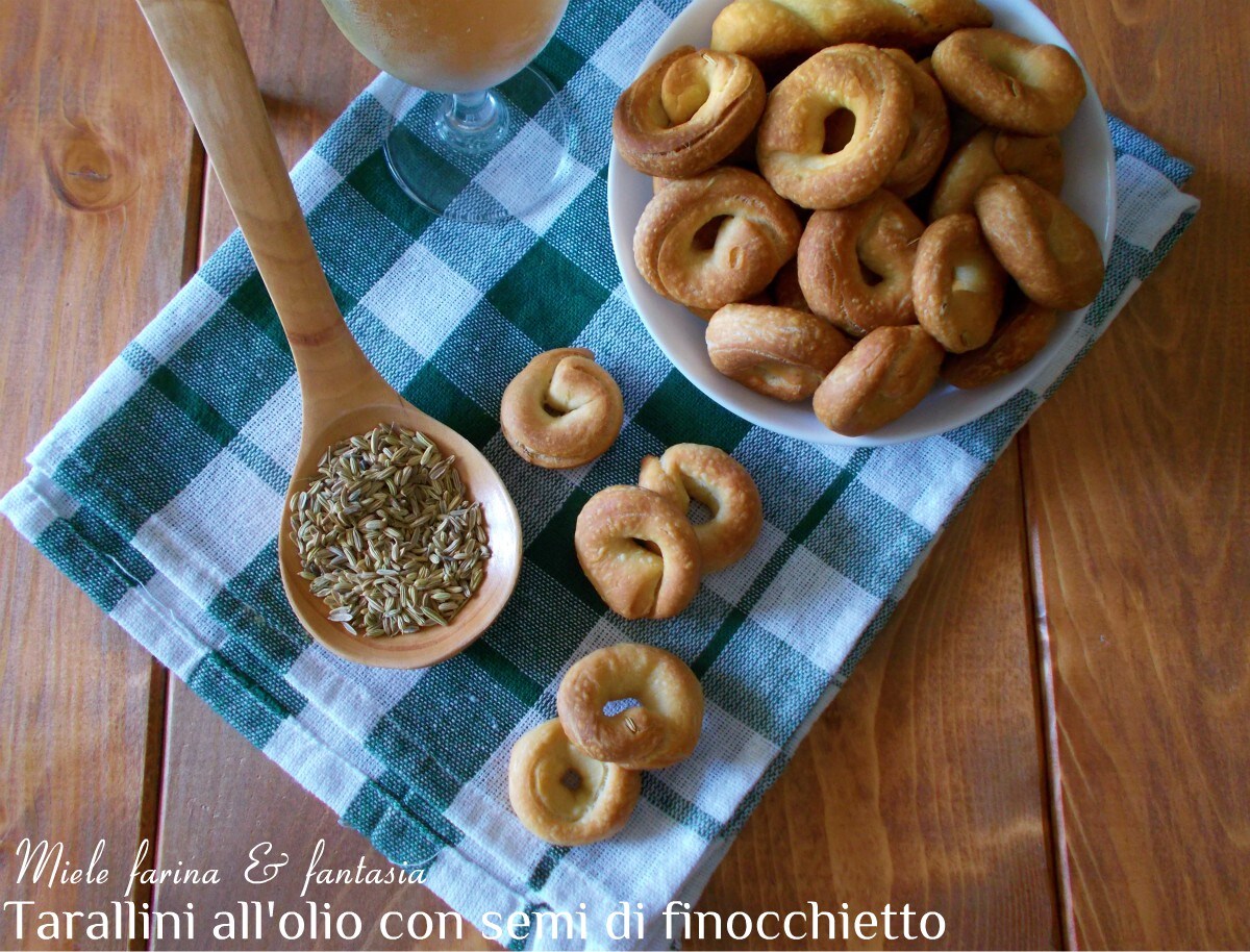 Natural Leavening Olive Oil Tarallini with Fennel Seeds