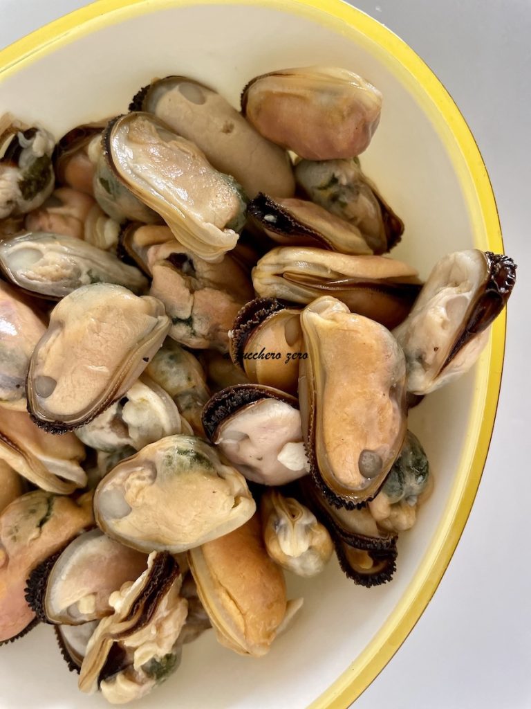 thawed shelled mussels